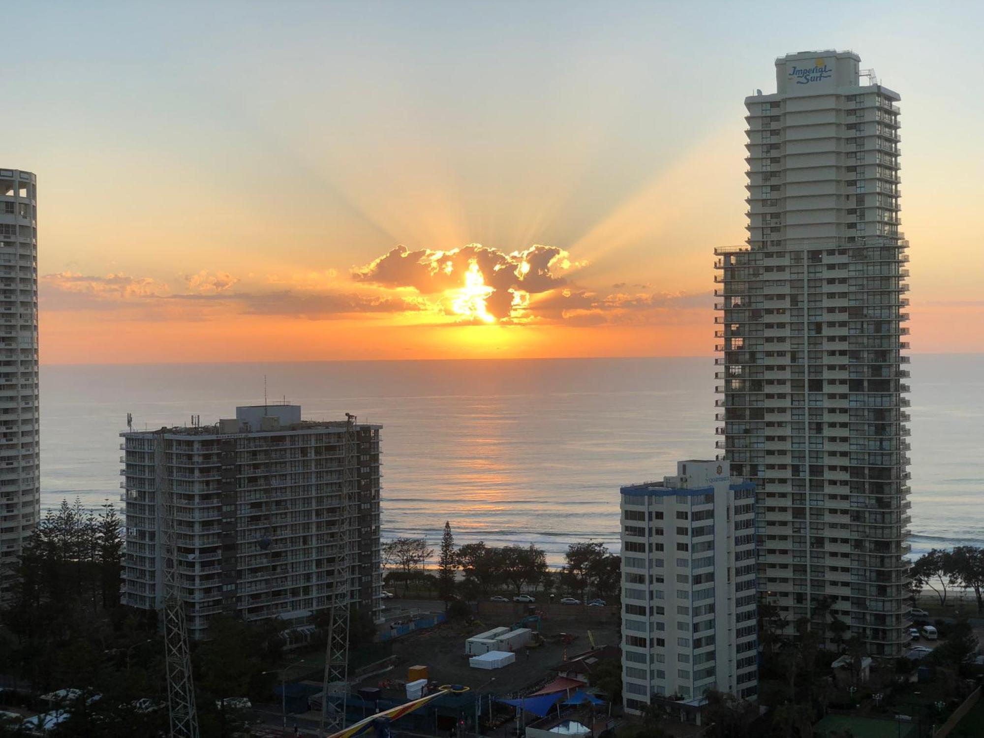 Solaire Apartments โกลด์โคสต์ ภายนอก รูปภาพ